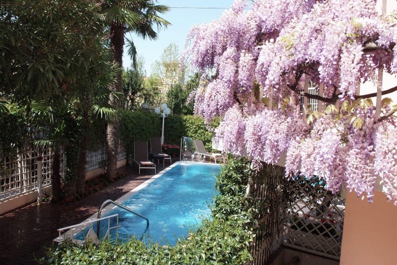 Hotel Milton Rimini Exterior photo
